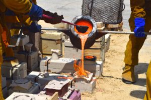 Molten iron skimming